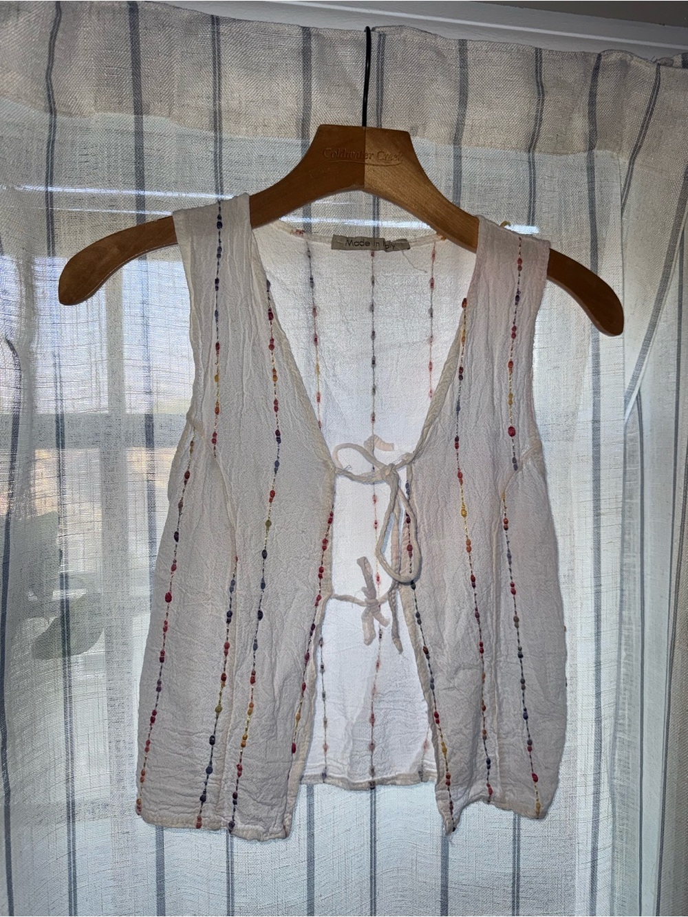 Made in Italy White Sleeveless Tie-Front Embroidered Top